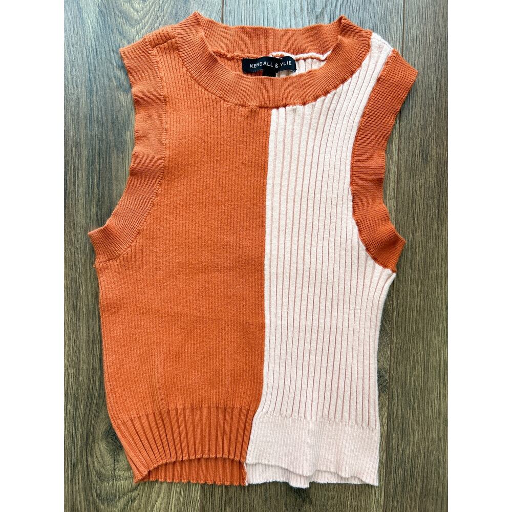 Kendall + Kylie 2 tone ribbed crop tank size  X‎ small